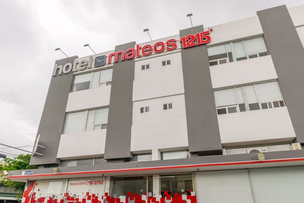 Mateos 1215 4 stelle a León