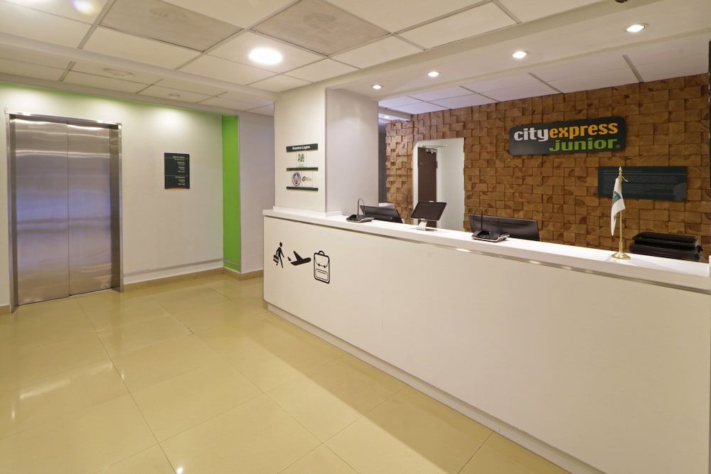 City Express Junior Toluca Aeropuerto 2