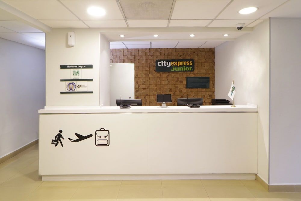City Express Junior Toluca Aeropuerto 3