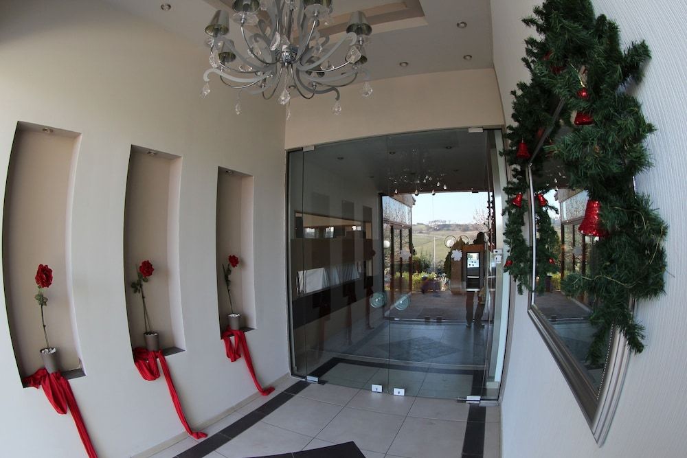 Four Seasons Hotel 2