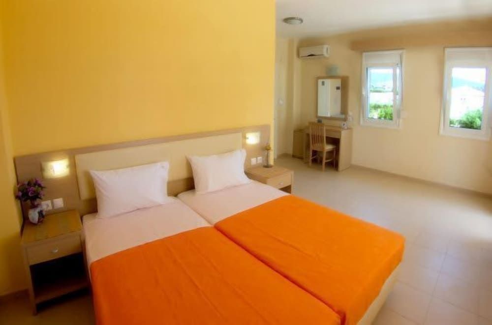 Decauville Hotel 3