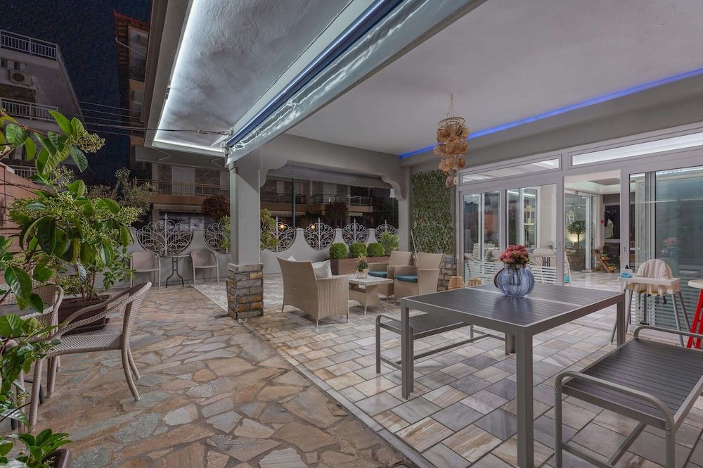 Ouzas  Luxury Hotel 3