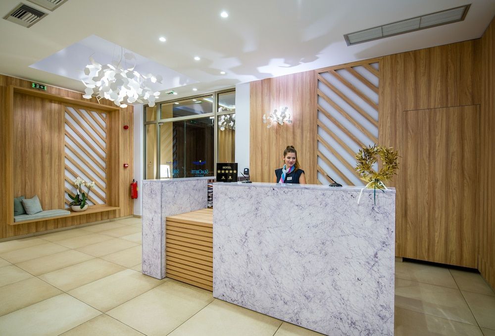 Kiani Beach Resort 2