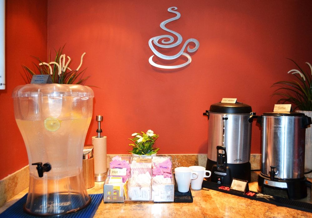 Hollywood Beach Suites 2