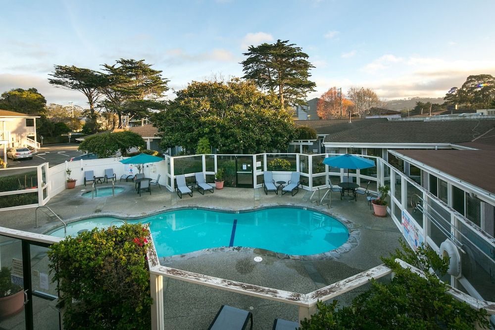 Monterey Bay Lodge 1