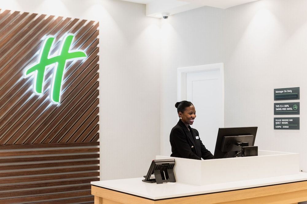 Holiday Inn Newark International Airport by IHG 3