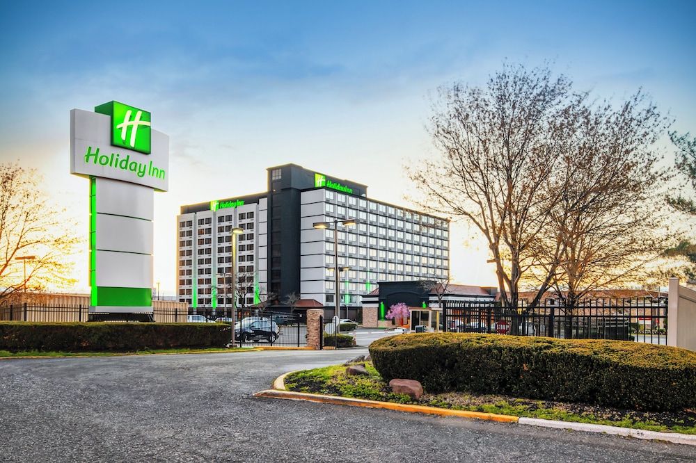 Holiday Inn Newark International Airport by IHG 3 estrellas en Newark