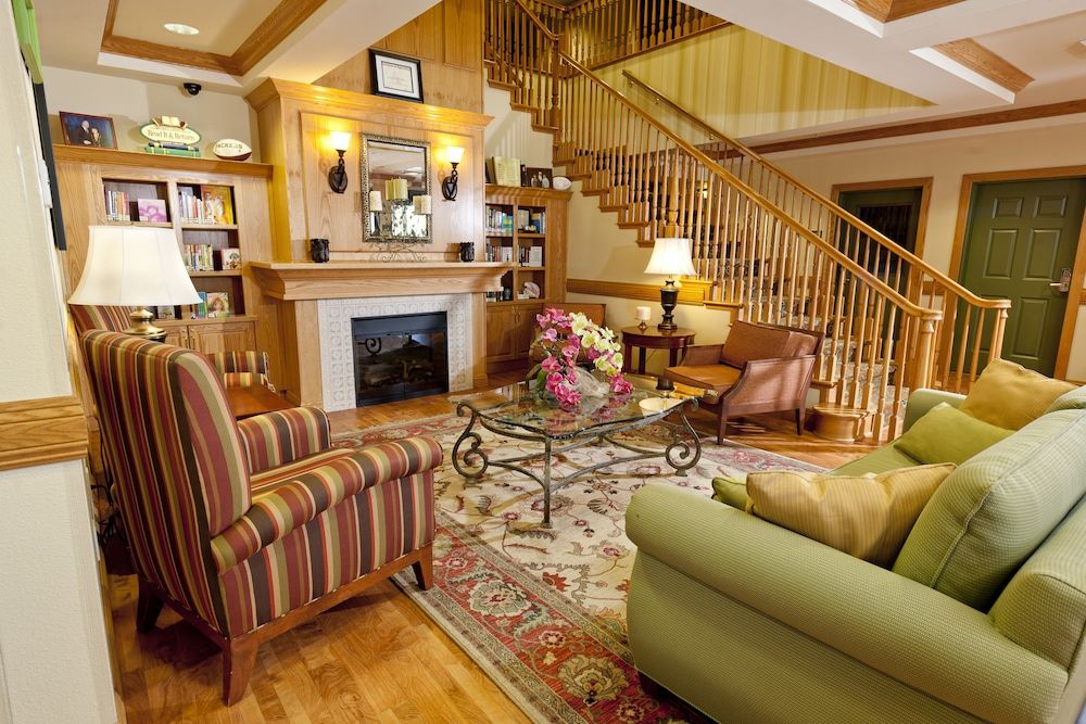 Holiday Inn & Suites Barstow 2