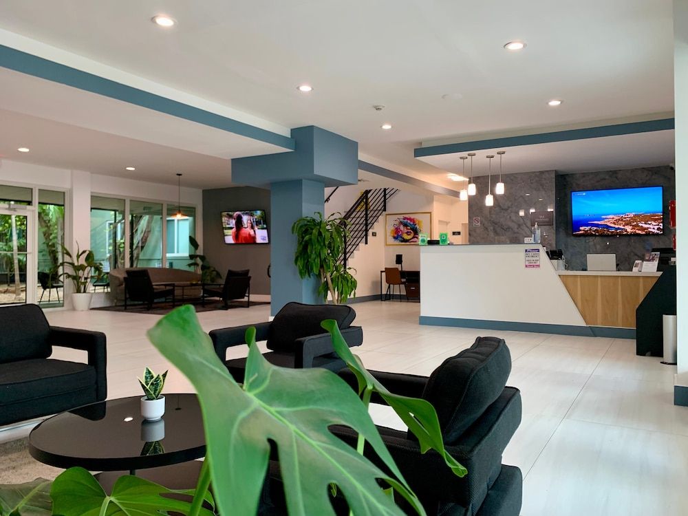 Garden Hotel Miami Airport, Trademark Collection by Wyndham 3