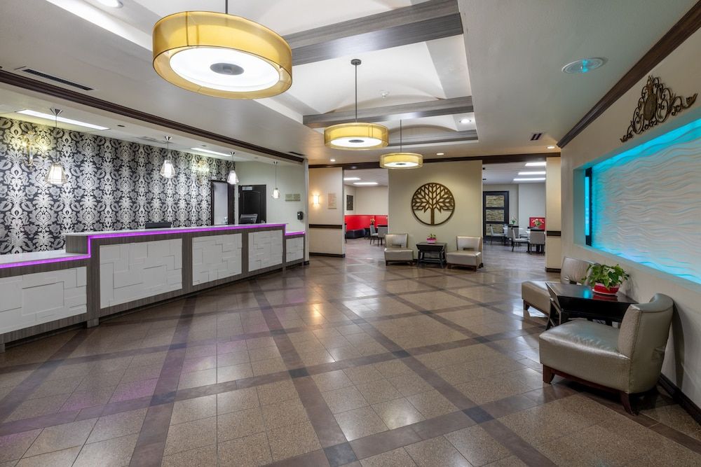 Hawthorn Suites by Wyndham Lubbock 2