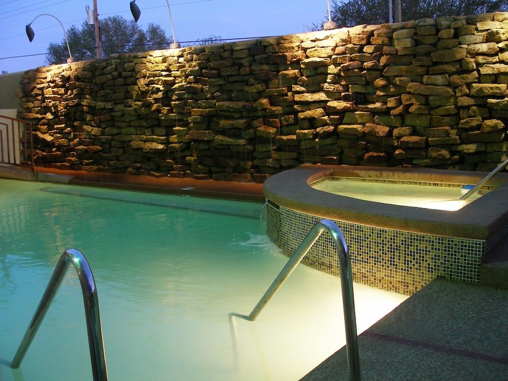 AmerikSuites Laredo Behind Mall Del Norte 1