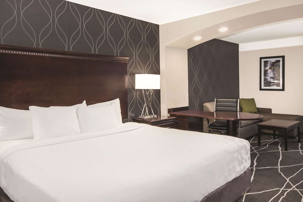 Fairfield by Marriott Fresno River Park 3