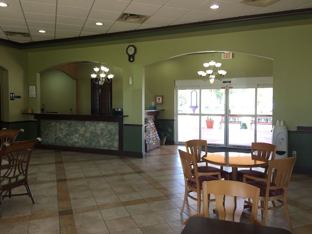 Rodeway Inn Sun City Center 2