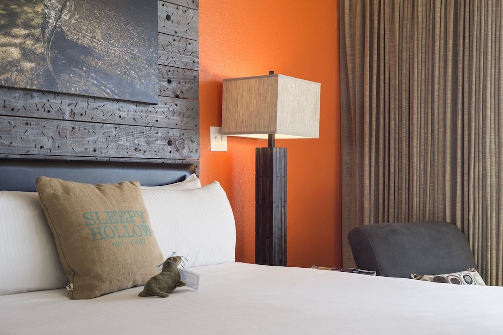 Pacific Edge Hotel 3