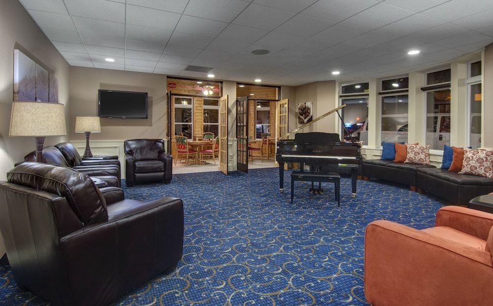 Cherry Tree Inn & Suites 2