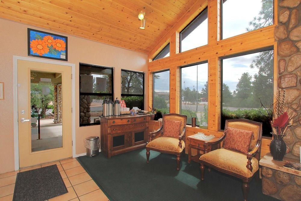 Majestic Mountain Inn 2