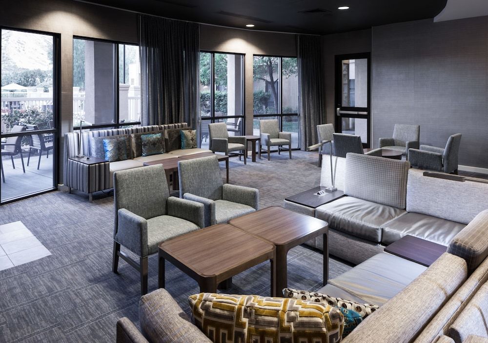 Courtyard Santa Clarita Valencia 3