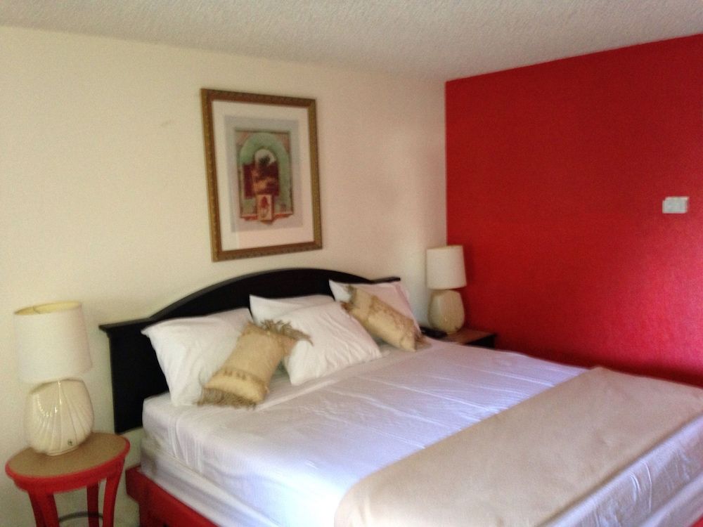 Desert Hot Springs Spa Hotel 3