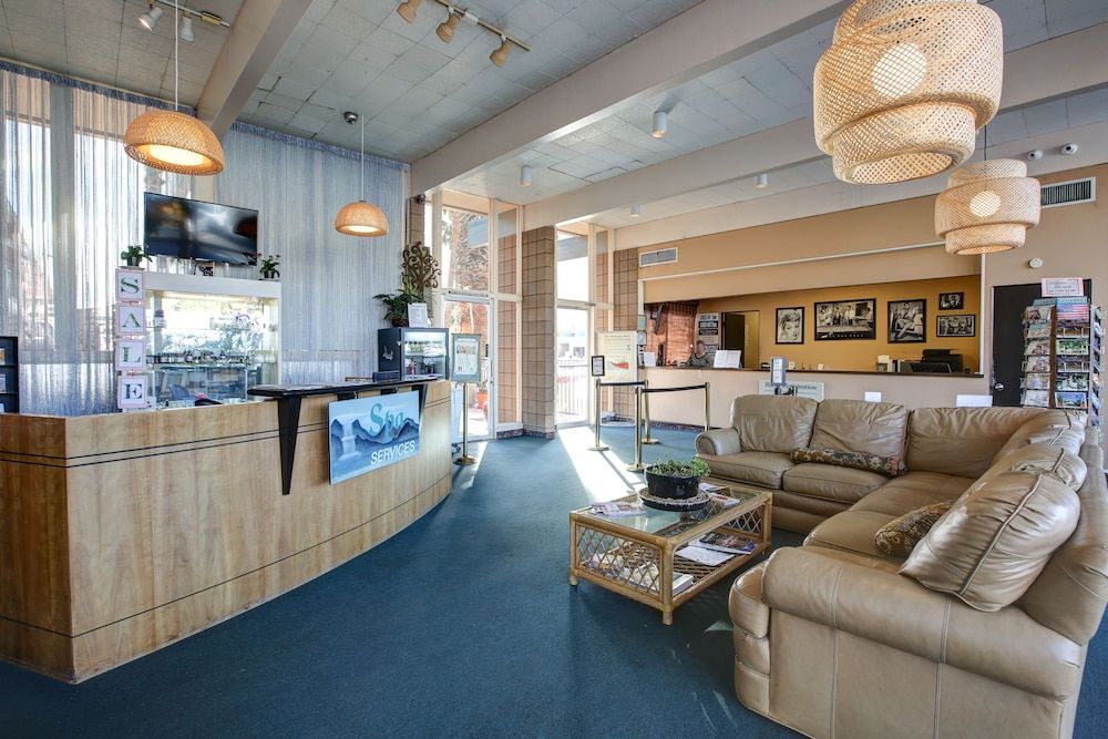 Desert Hot Springs Spa Hotel 2