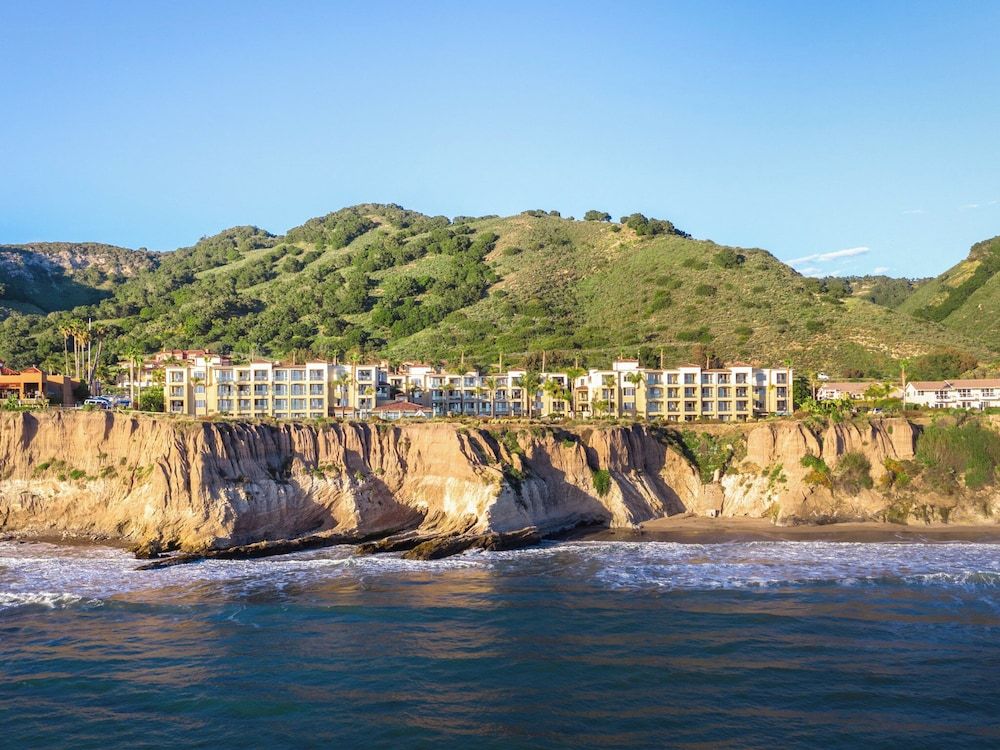 Dolphin Bay Resort & Spa 1