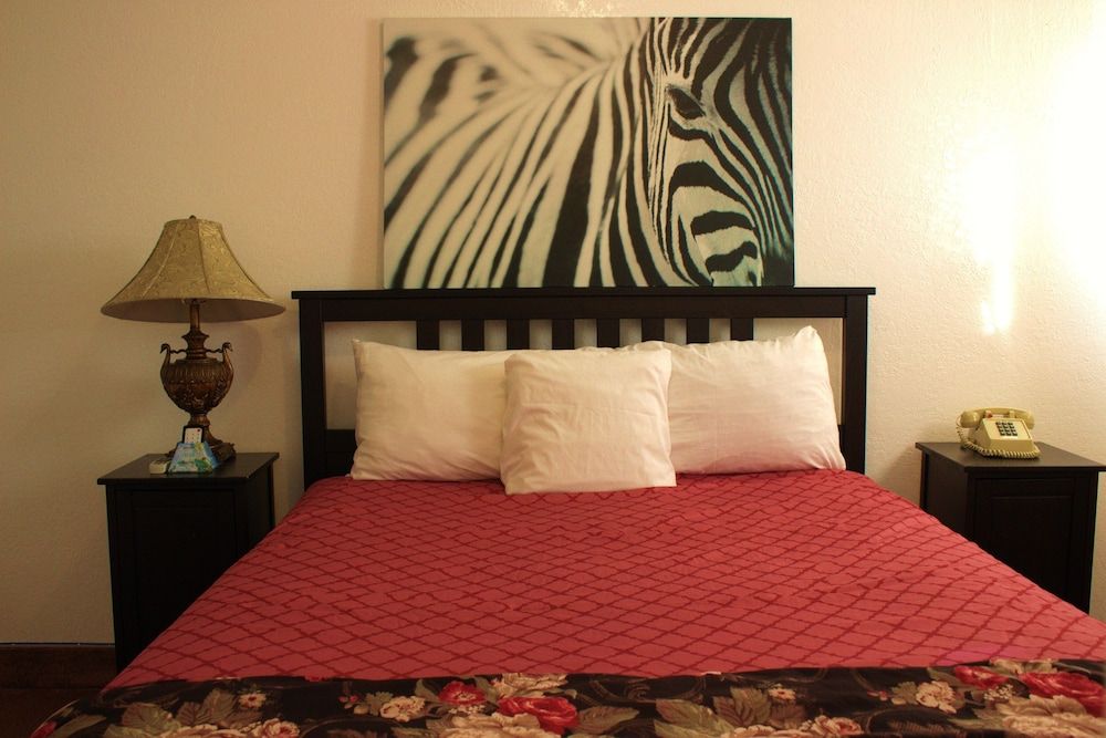 Tradewinds Hotel LAX Airport 2