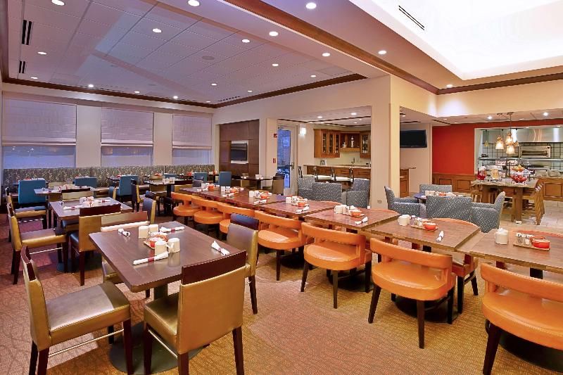 Hilton Garden Inn Chicago/Midway Airport 2
