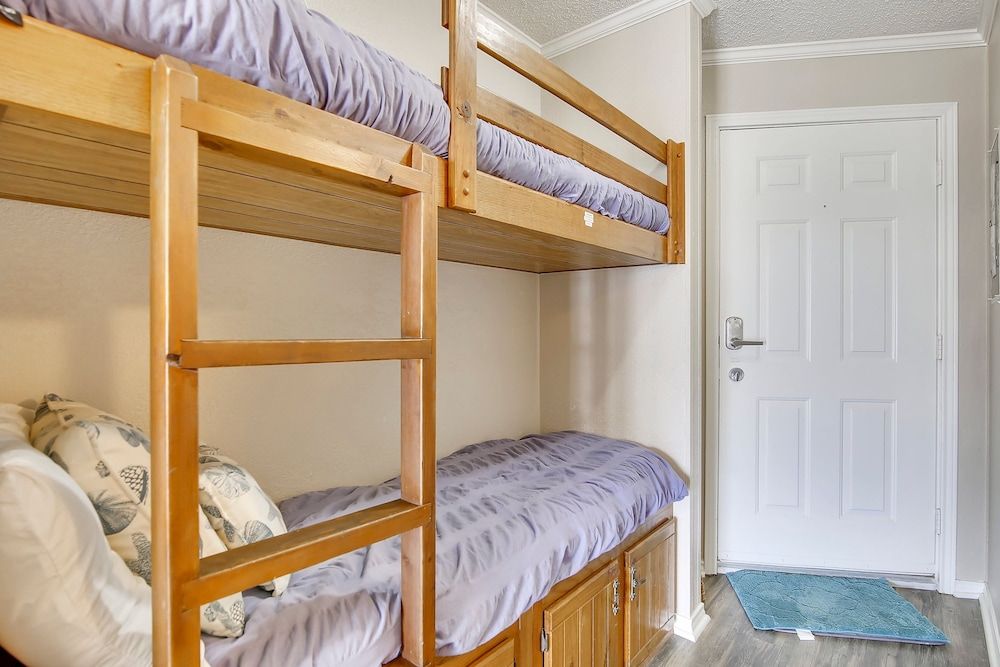 Casa Del Mar C279 1 Bedroom Condo by RedAwning 3