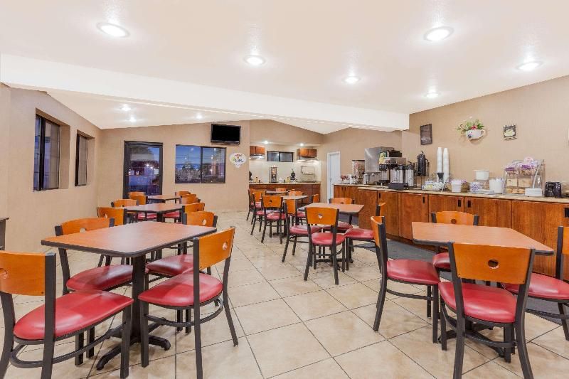 Super 8 by Wyndham Flagstaff I-40 Ex198 Lucky Lane 2