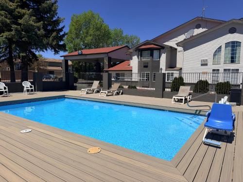 Days Inn & Suites by Wyndham Flagstaff I-40 2