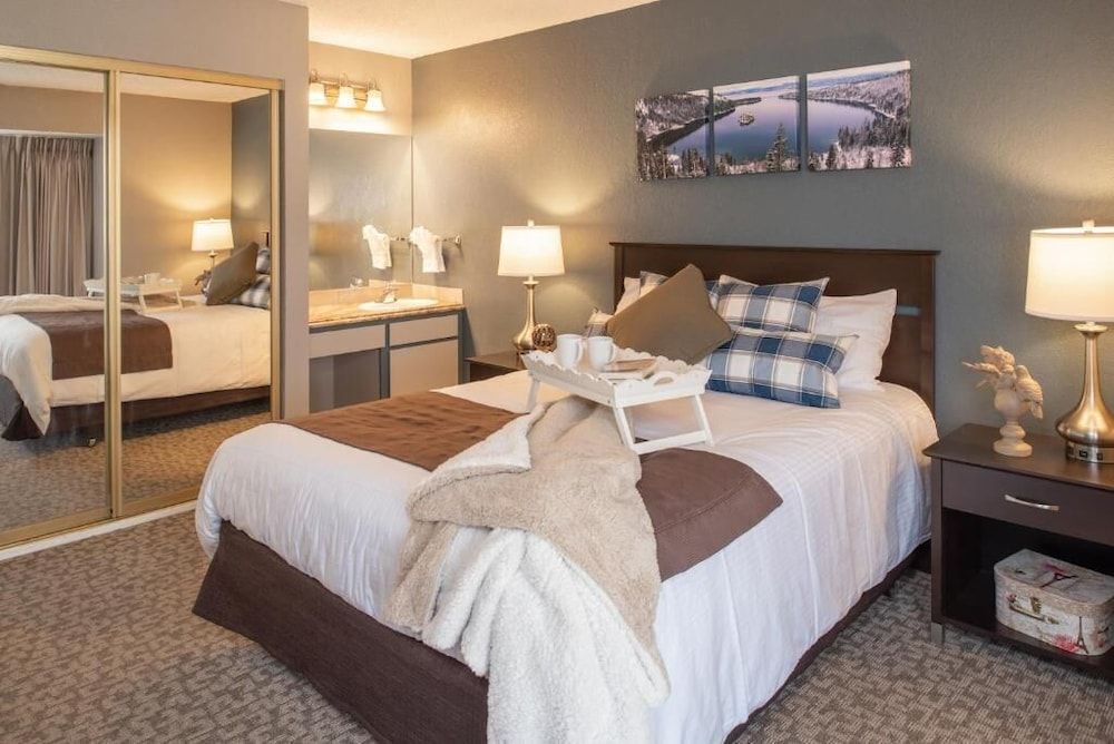 Thunderbird Resort Club 3