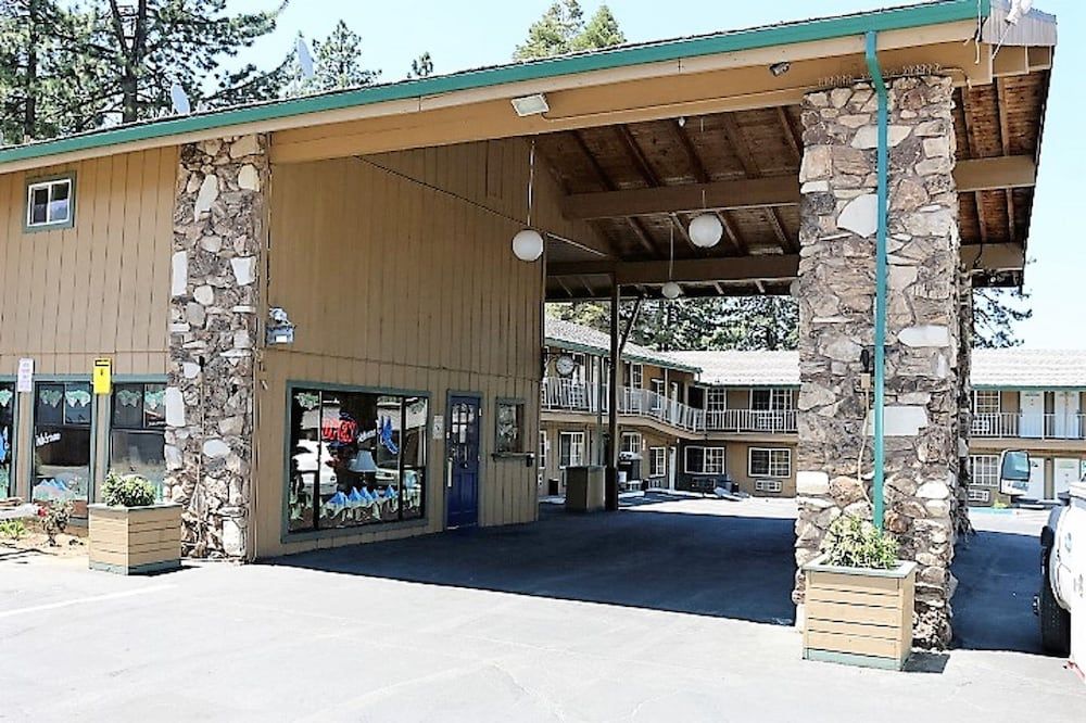 Blue Jay Lodge 2