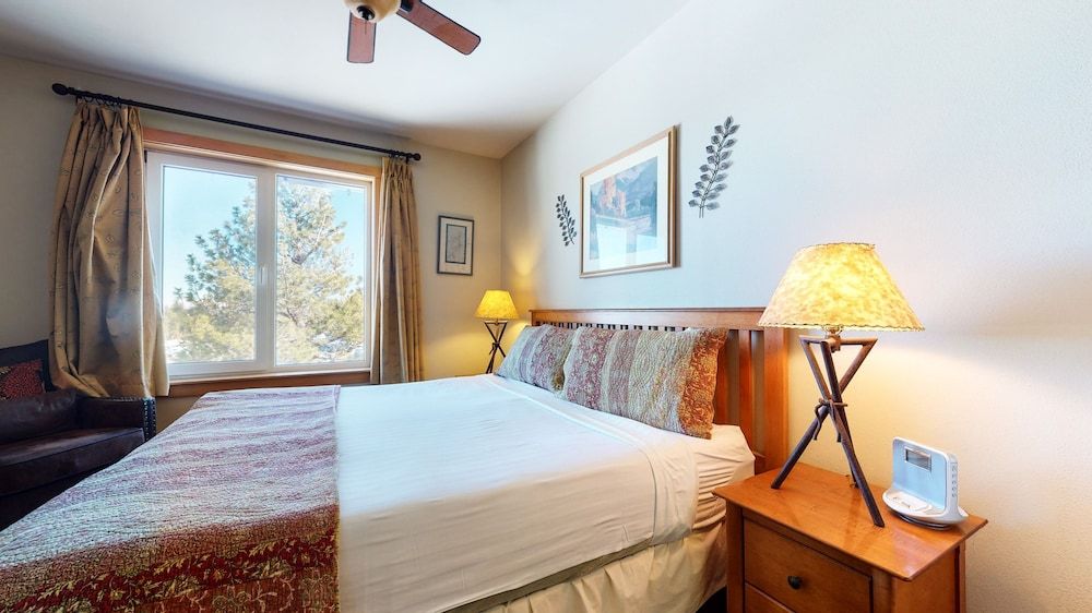 Juniper Springs Lodge 539 Deluxe Condo Great Complex Amenities near Ski-In Ski-Out by RedAwning 2