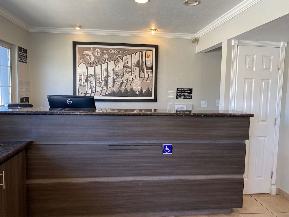 Super 8 by Wyndham Monterey 2