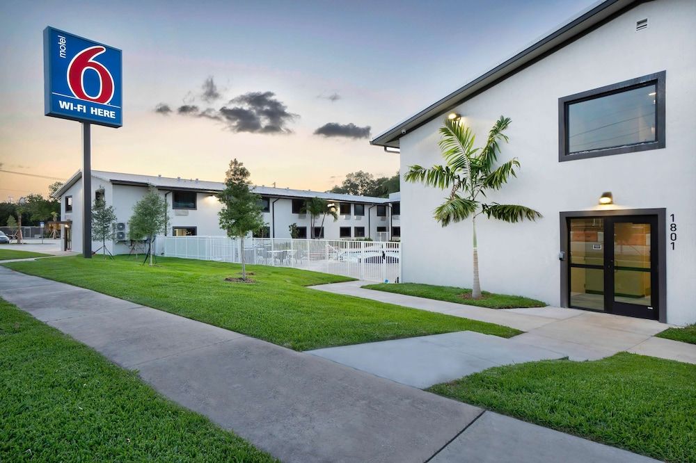 Motel 6 Fort Lauderdale, FL 2 estrellas en Fort Lauderdale