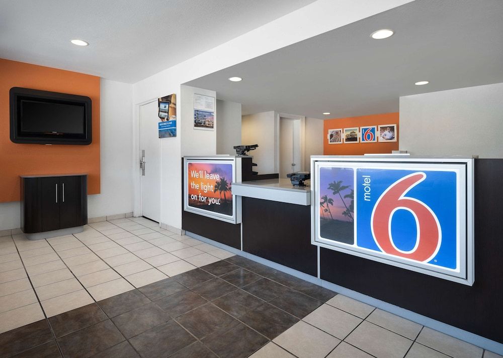 Motel 6 Temecula, CA - Historic Old Town 3