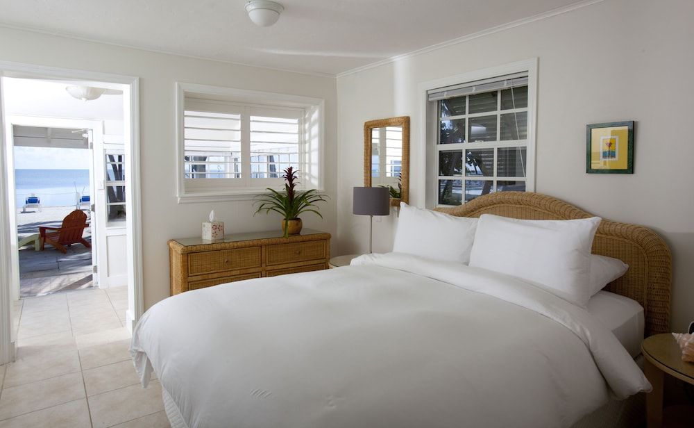 Pines & Palms Resort 3