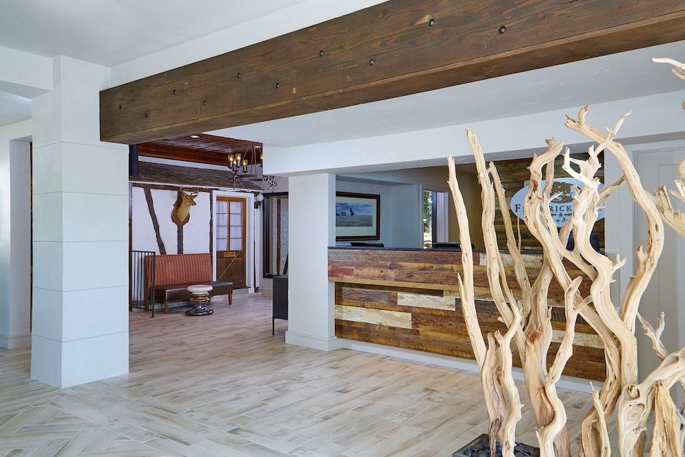 Fredericksburg Inn & Suites 3