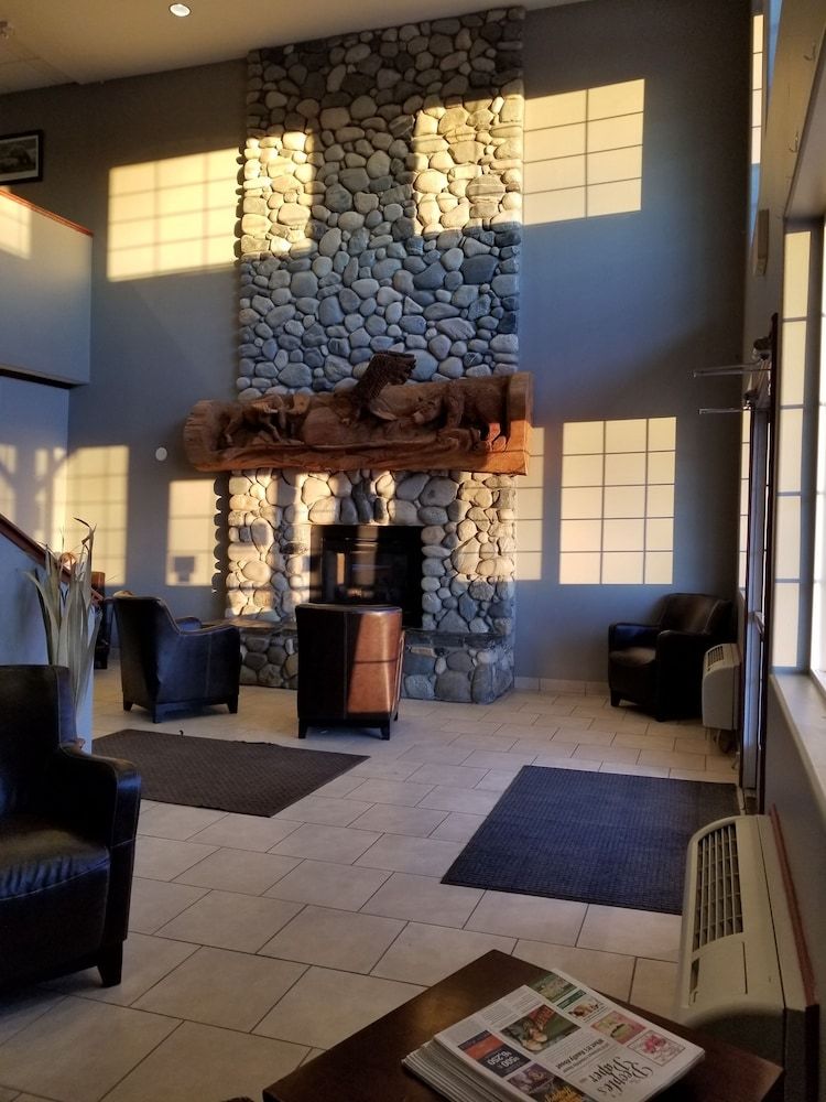 Grand View Inn & Suites 3