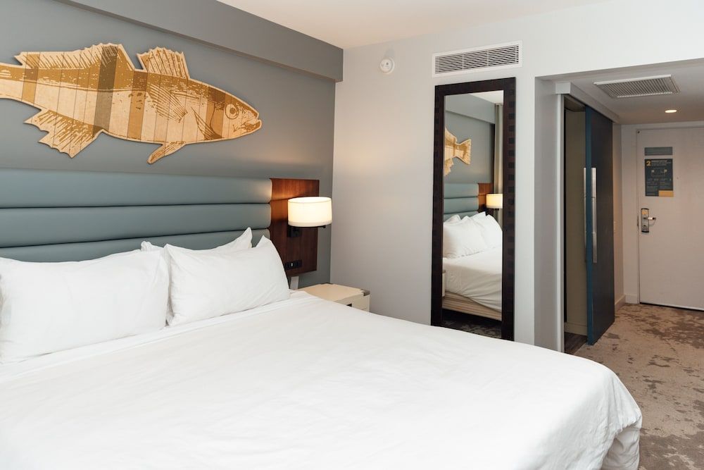 Lakehouse Hotel and Resort 3