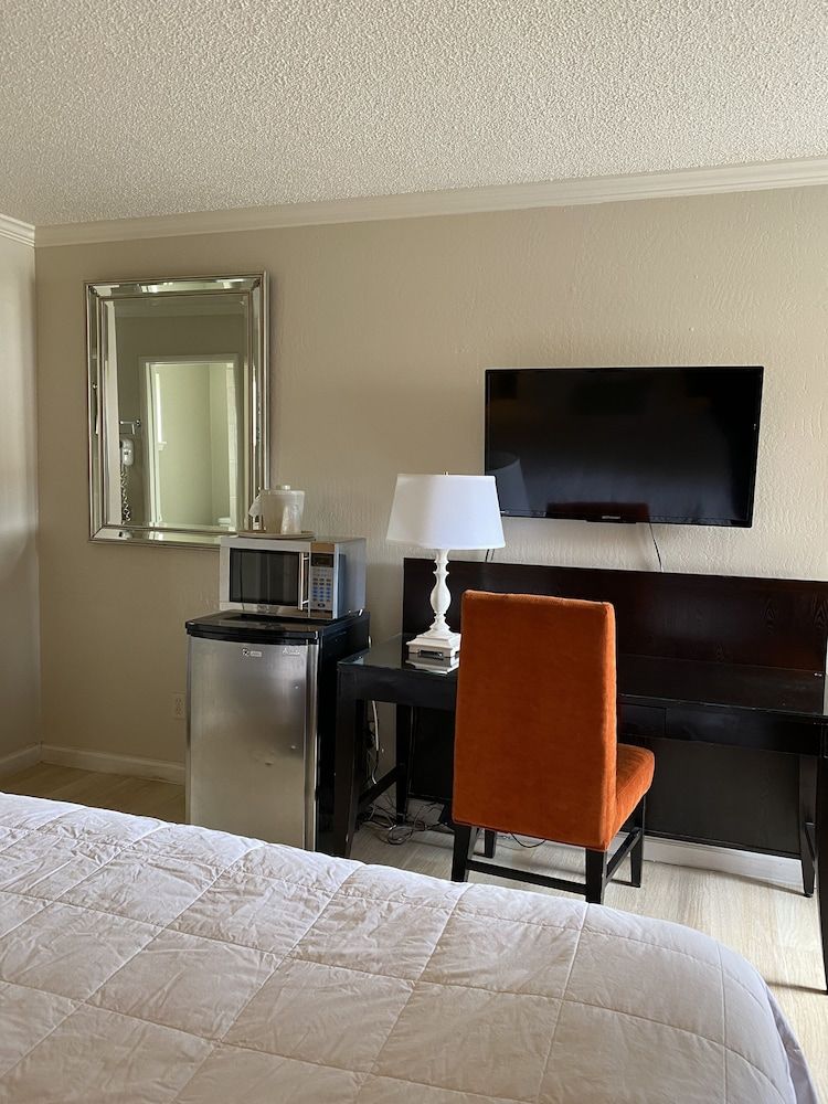 Budget INN At The Heavenly Gondola 3