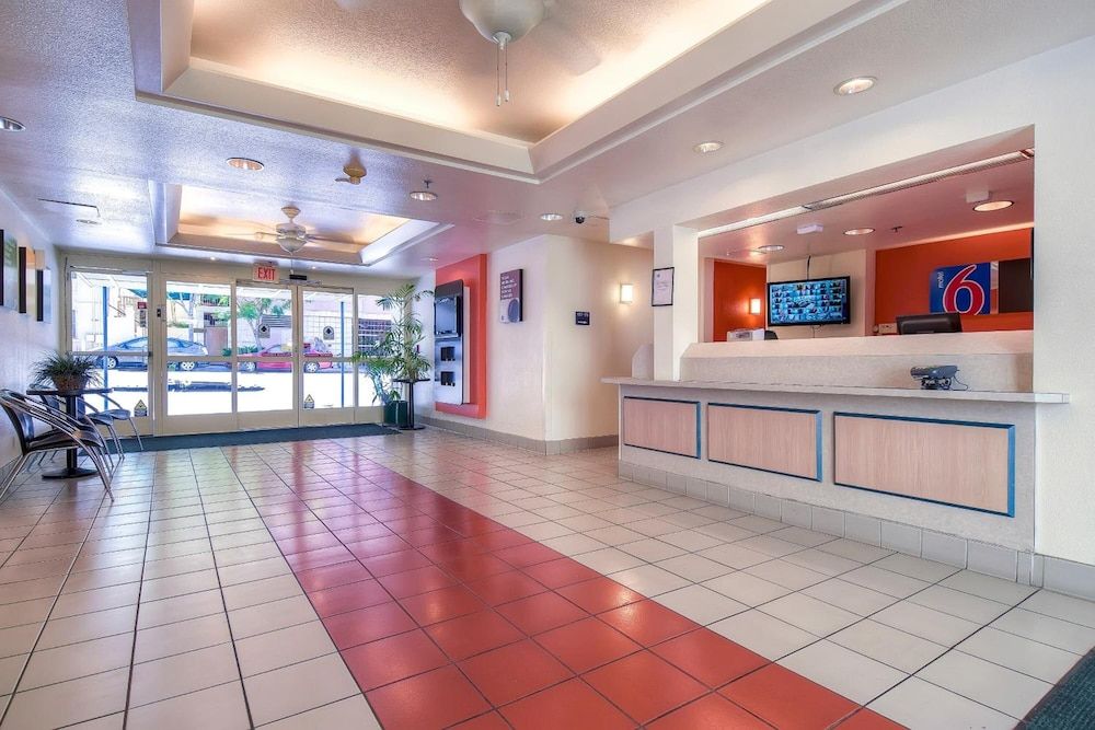 Motel 6 San Diego, CA - Downtown 3