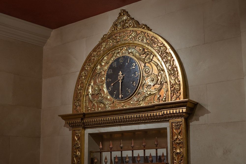 The Historic Davenport, Autograph Collection 3