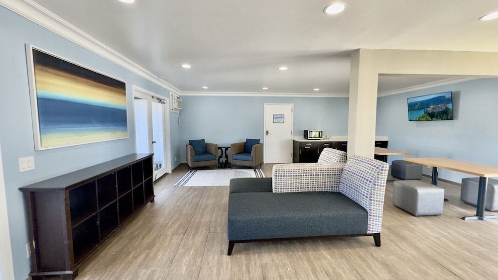 Marina Village Inn 3