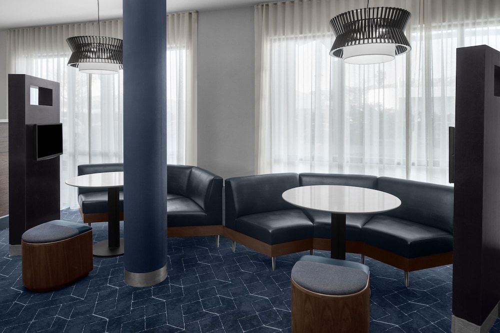 Courtyard Los Angeles Burbank Airport 2