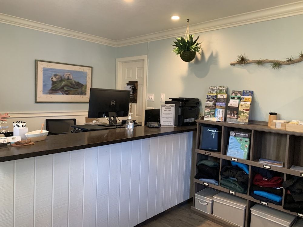 Sea Otter Inn 2