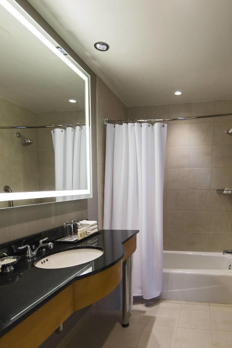 Renaissance Chicago O'Hare Suites Hotel 3