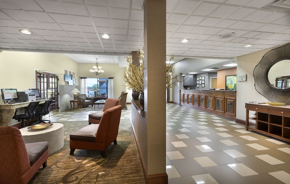 Sky Point Hotel & Suites - Atlanta Airport 2