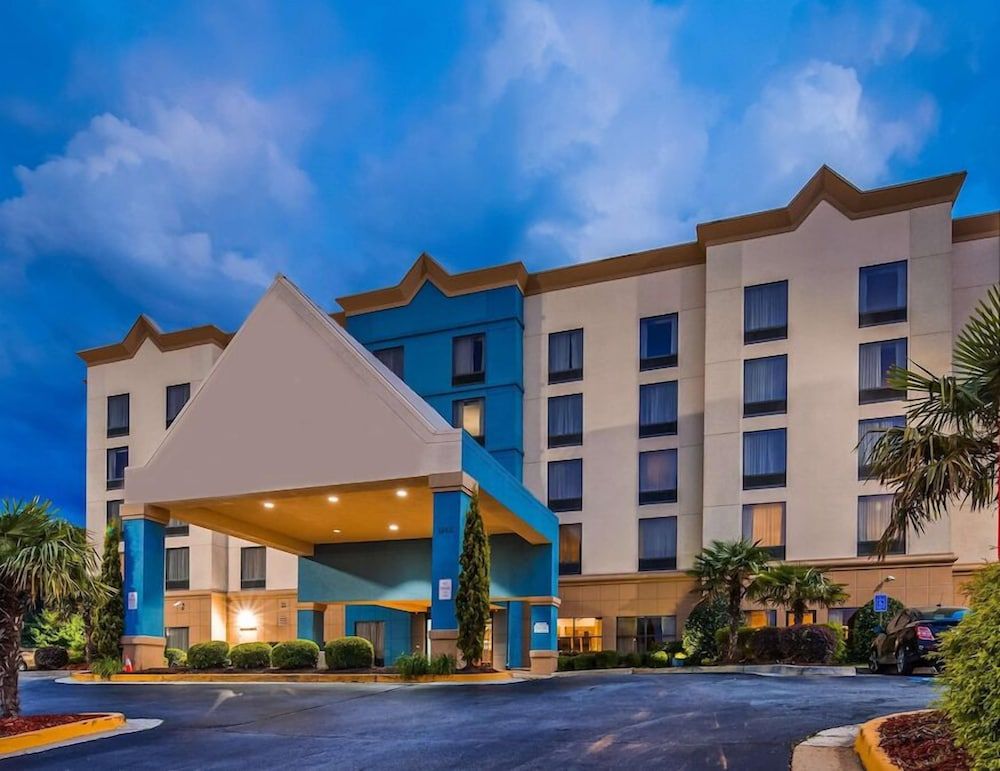 Sky Point Hotel & Suites - Atlanta Airport 1