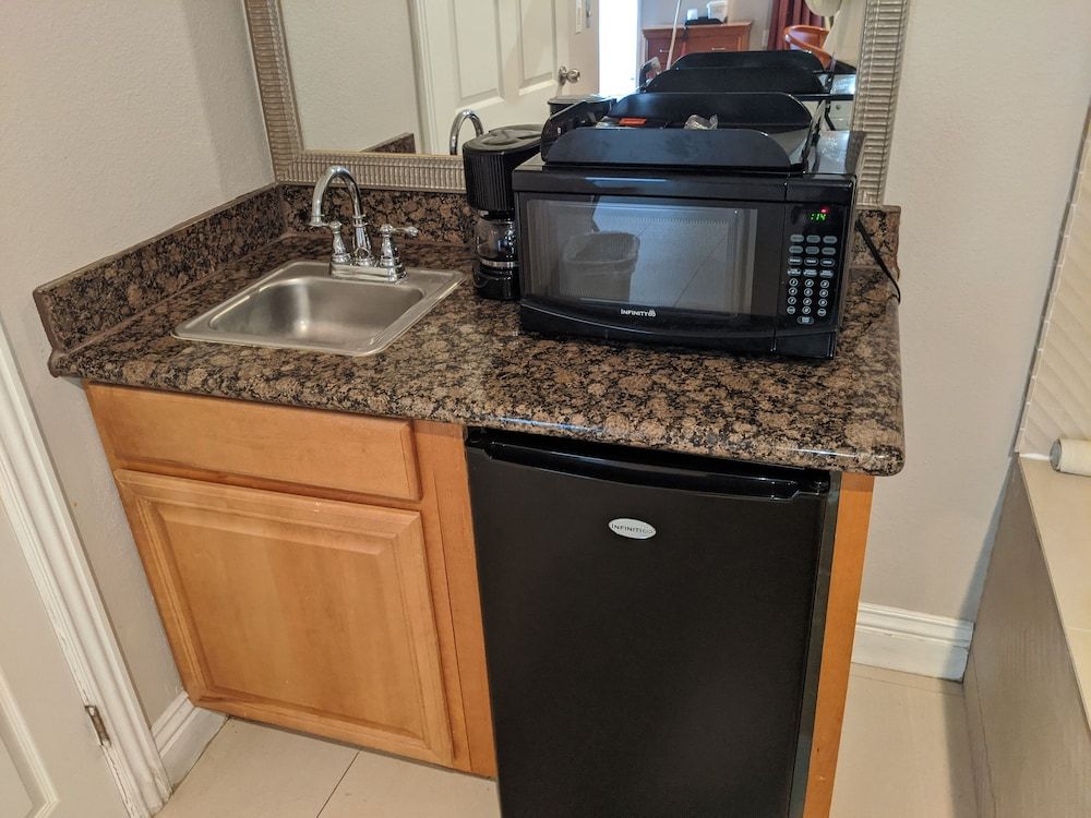 Ramada Limited Redondo Beach 3