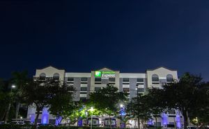 Holiday Inn Express & Suites Ft. Lauderdale Airport West, an IHG Hotel